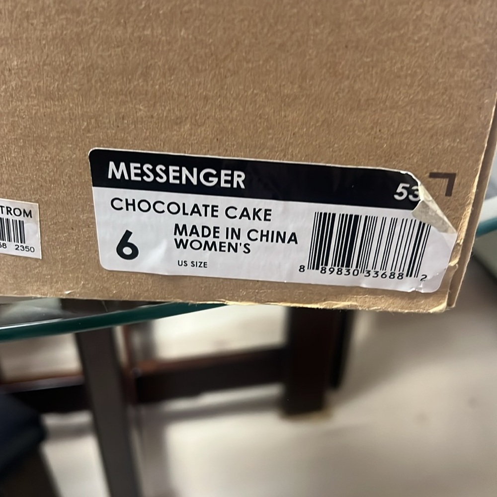 UGG BOOTS - Picture 5 of 5